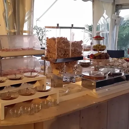 Relais Margherita 3* אוג'ביו